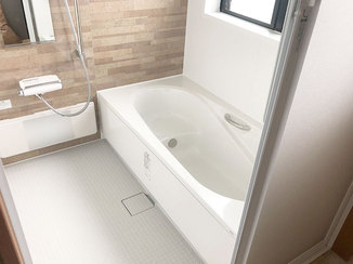 バスルームリフォーム 入浴の快適さだけでなく、お掃除もしやすいバスルーム